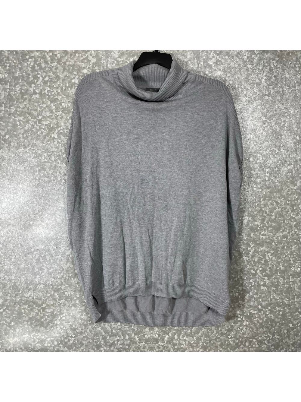 Suzy Shier Women's Gray Oversized Short Sleeve Turtleneck Sweater - Size Medium